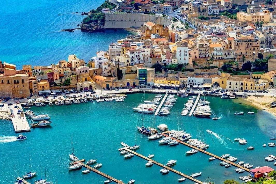 Hotel Domus Federiciana Castellammare del Golfo Zewnętrze zdjęcie